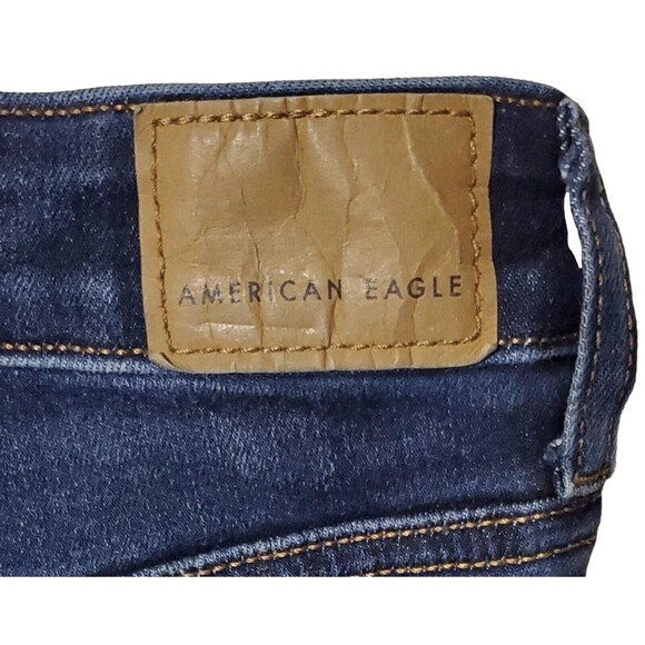 American Eagle Women' s Hi Rise Shortie Distressed Denim Jean Shorts Size 6, 28W - Picture 3 of 6